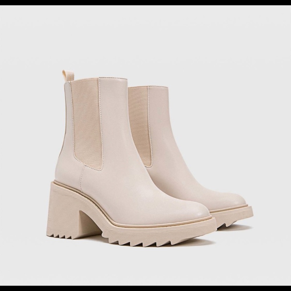 Stradivarius Chunky Heel Boot